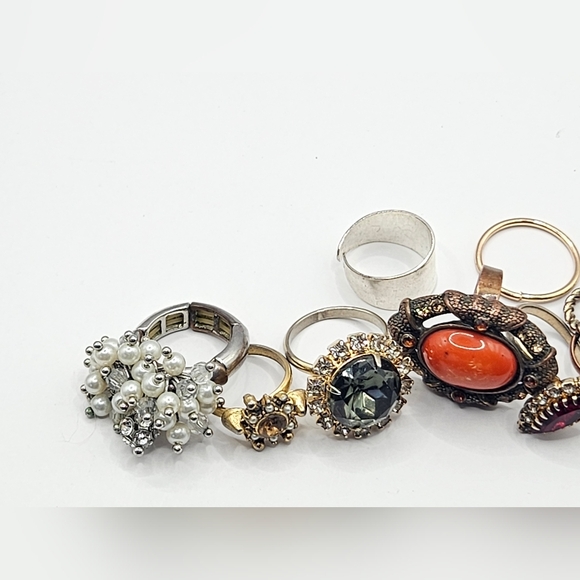 Vintage Ring Mix Variety Retro Pearl   Rhinestone Gem Gold Silver Adjustable 5-8 - Picture 13 of 16